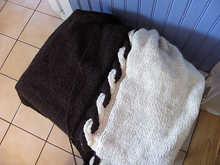Black_white_blanket_medium_small2
