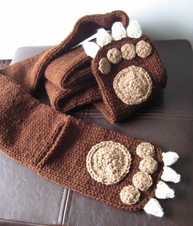 Bearscarfpaws_small2