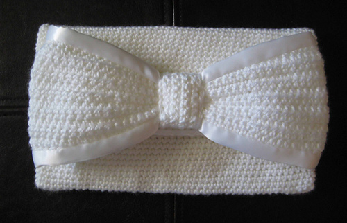 White_bow_clutch_finished_medium