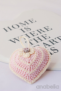 Pink-and-ivory-crochet-heart-2_small2