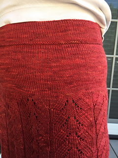 Lacy_pleats_dart_waist_detail2_small2