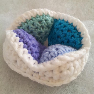 Mini_crochet_amish_puzzle_ball_segment_small2
