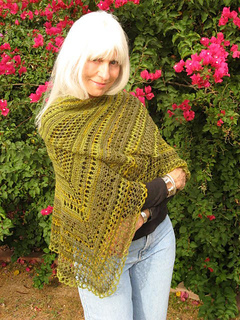 Brenna_s_handspun_shalw