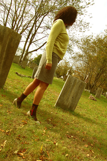 Walking_fg_yellow_small2