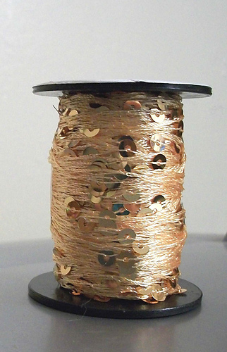 Lucci_sequins_gold1_medium