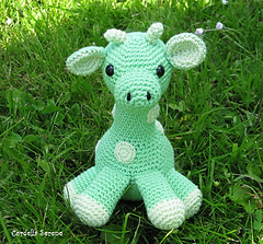 Greengiraffe007_small