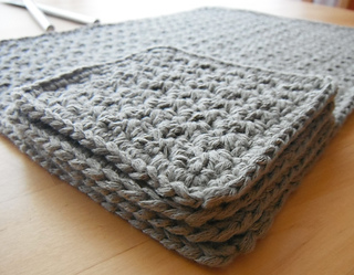 Ravelry: Grit stitch placemat & coaster set pattern by neschof