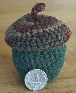 Acorn_with_quarter_small2