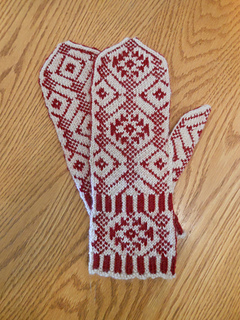 Winter_dream_mittens_010817_low_res_small2