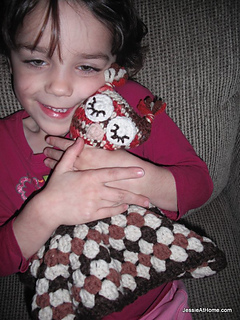Free-crochet-pattern-owlet-lovey-001_small2