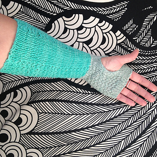 Kettle_yarn_co_brownlow_wristwarmers2_1_small2