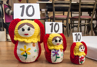 Crochet_russian_nesting_dolls_olympic_judges_small2