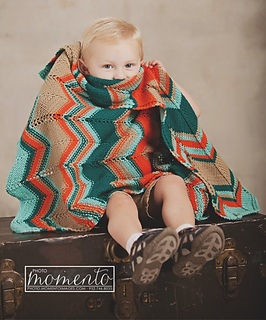 Chevron_stripes_baby_blanket_small2
