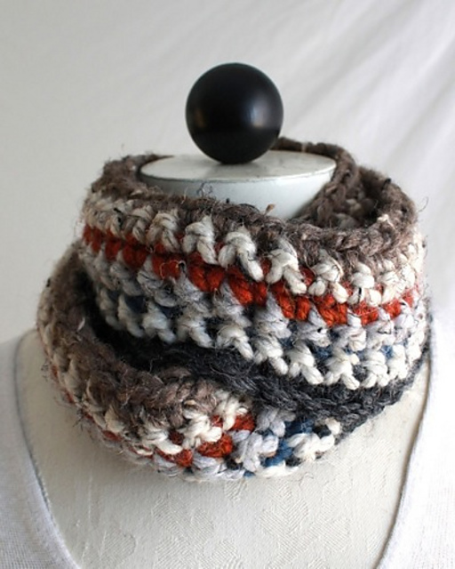 Crochet Pattern 30-Minute Infinity Scarves PB086