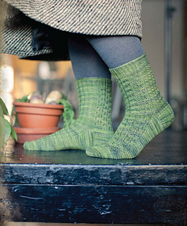 Knitting_wizardry_-_gardener_s_socks_beauty_shot_small2