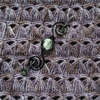 Blog-broomstick-lace-with-shawl-pin_small2