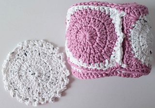 Little_dots_big_dots_infinity_scarf_free_crochet_pattern_by_underground_crafter_1_small2