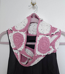 Little_dots_big_dots_infinity_scarf_free_crochet_pattern_by_underground_crafter_3_small