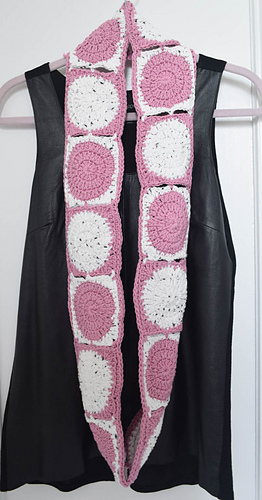 Little_dots_big_dots_infinity_scarf_free_crochet_pattern_by_underground_crafter_5_medium