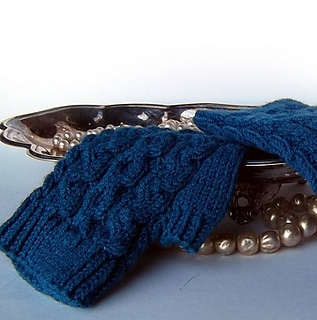 Cabledwristwarmers500_small2