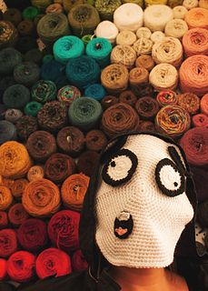 Mask_yarn_wall_small2