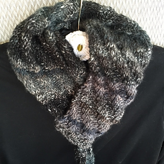 Knotty_neckwarmer_-_copy_small2