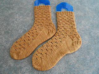 Dandelion_socks_complete_medium2_small2