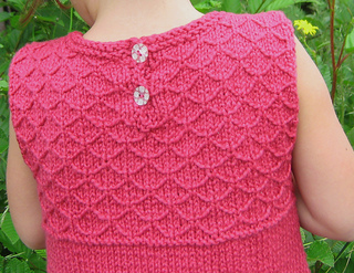 Top_detail_for_ravelry_small2