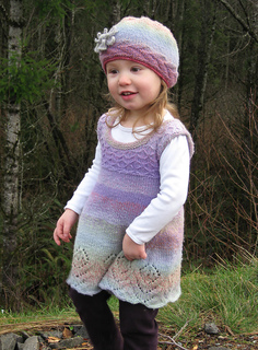 Stylizedflowerdress_forravelry_small2
