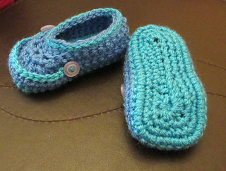 Little_loafers_with_buttons__2__small2