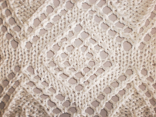Lace_poncho_vogue_knitting_spring_summer_2011_macro_small2