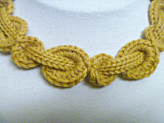 Alternating_links_close-up_small2