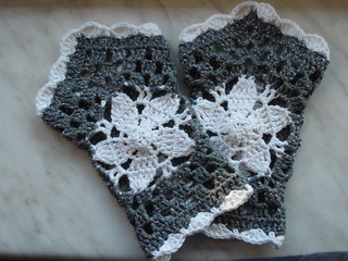 Wristwarmers_grey-white_front_small2