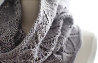 Greyhaven Cowl pattern by Robin Ulrich