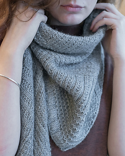 Walcot-yarns-cobbled-streets-shawl-015-72_small2