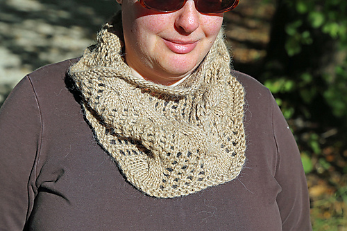 Last Minute Magic Cowl by Tanja Luescher Last Minute Magic Cowl by Tanja Luescher