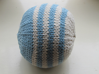 Easy knit swirl ball free knitting pattern
