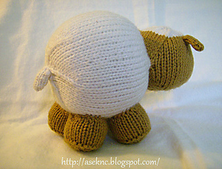2010-07-23-aseslittlelamb-knit-b_small2
