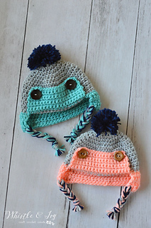 Crochetbabybuttoneskimohat5wm_small2
