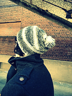 Slouchy_pom_hat_1_small2