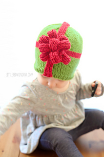 Christmas_present_hat_baby_knitting_pattern_02g_littleredwindow_small2