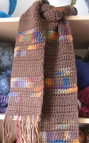 Simple_crochet_scarf_brown_in_kr_2_medium
