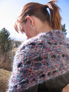 Sprng_snow_shawl_closeup_on_c_small2