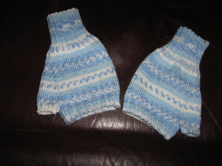 Fingerless_mitts_small2