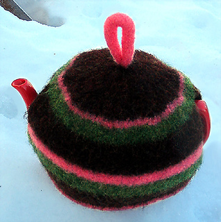 Ravelry: Felted Striped Tea Cozy pattern by Bonnie Groening