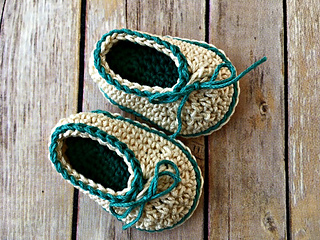 Basic_baby_booties_top_small2