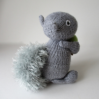 Finsbury_squirrel_img_2080_small2