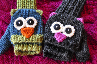 Fingerless_knitted_animal_gloves_small2