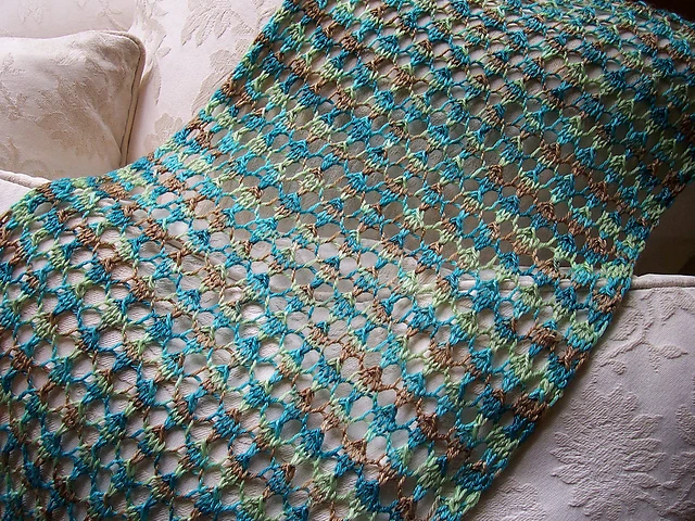 Easy Lace Stole free knitting pattern to knit for Mom