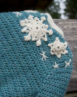 16-snowflake-baby-sweater-crochet06_small2